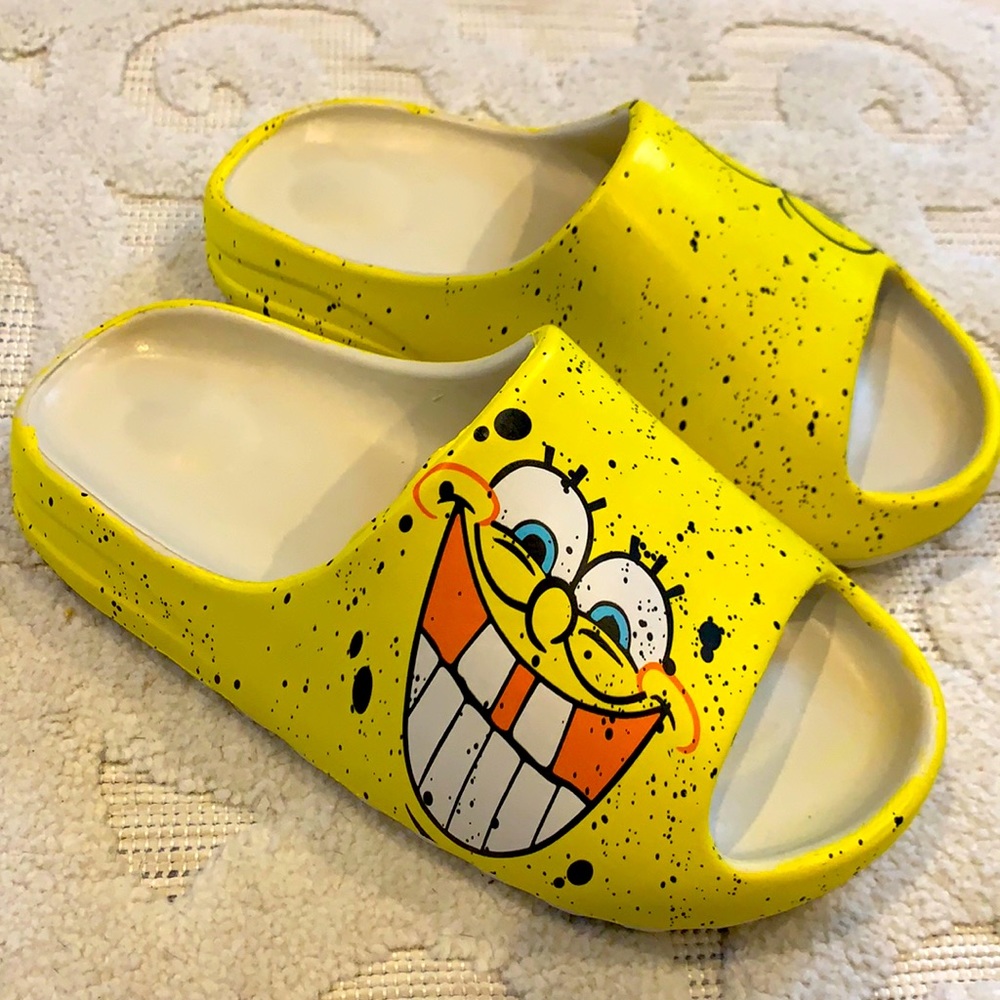 Sponge bob slides probably size 5.5 boys or 7 girls